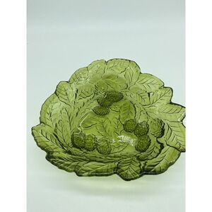 Vintage Indiana Glass Bowl in Avacado with Berries and‎ Leaves in 3D 7" Dish EUC